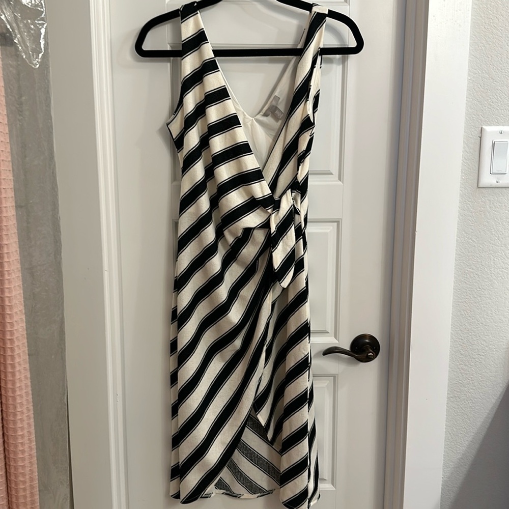 H&M Black and White Front Tie Midi Dress